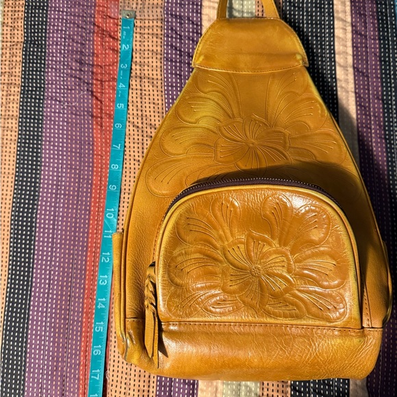 Leaders in Leather tooled backpack purse 🌸 - Picture 10 of 10